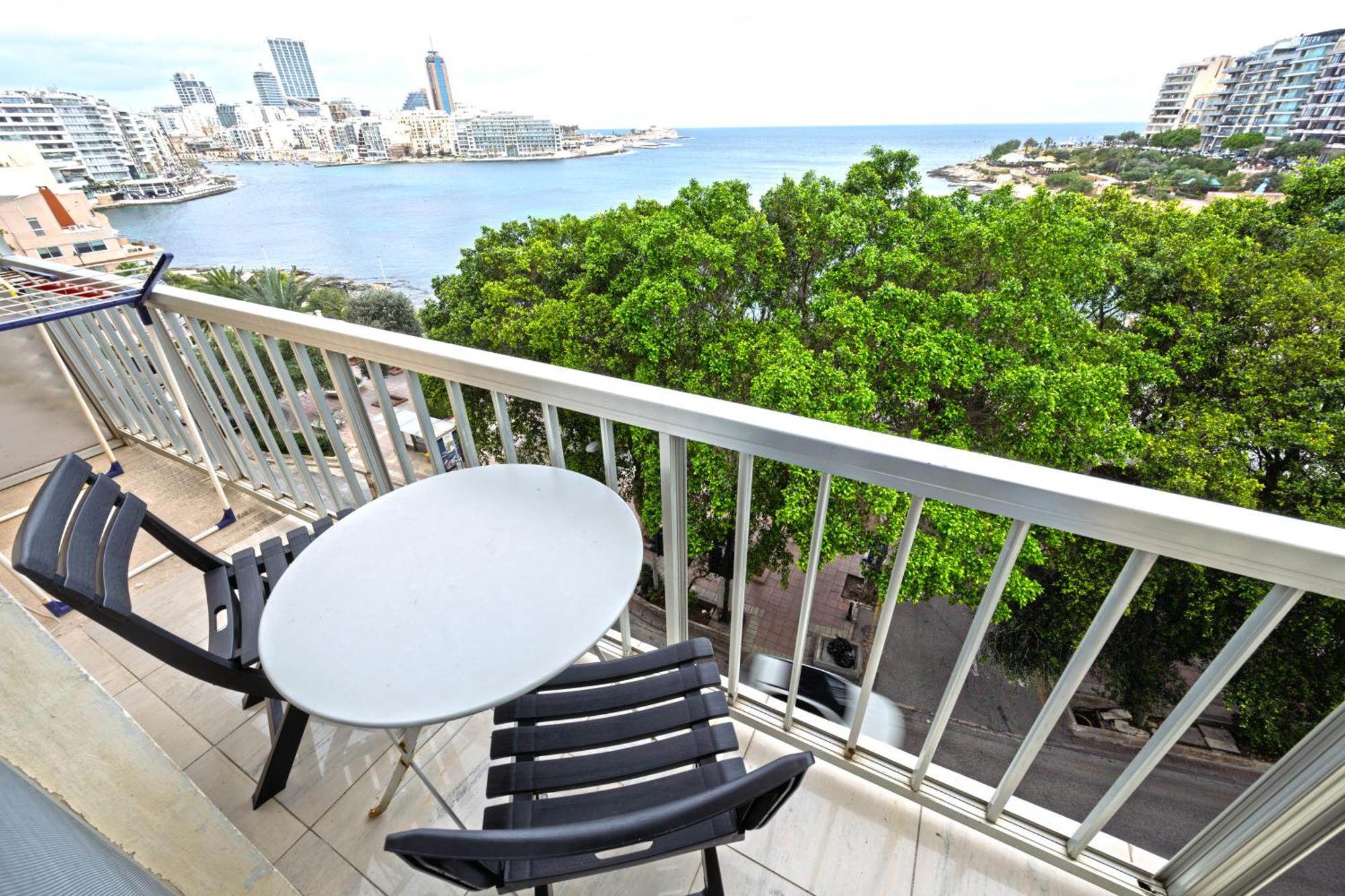 Vic- Seafront Apartment 슬리에마 외부 사진